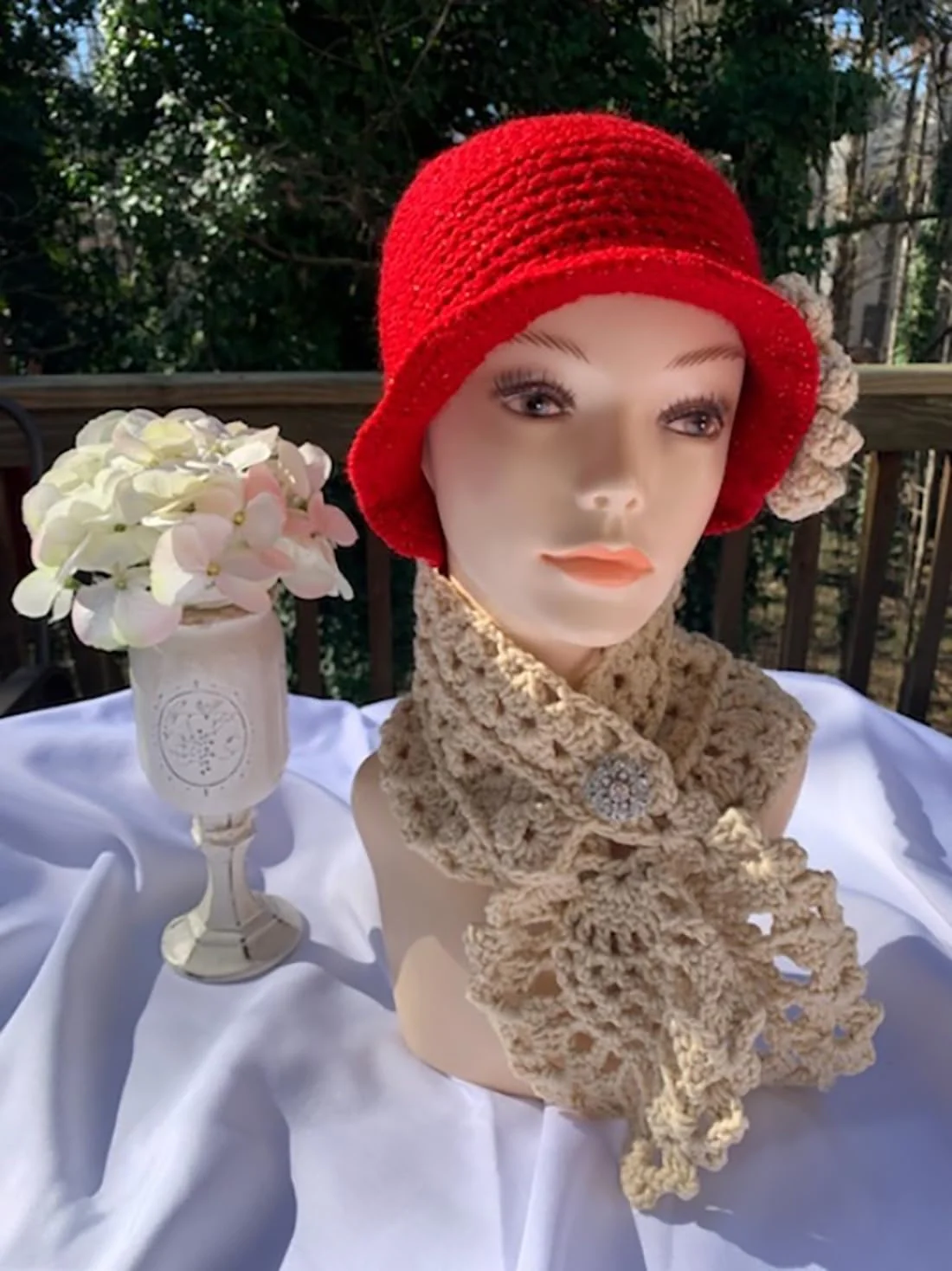17-inch Female Mannequin Head Form with Eyelashes and Lips Display Stand for Wigs, Hats, Jewelry - Image 5