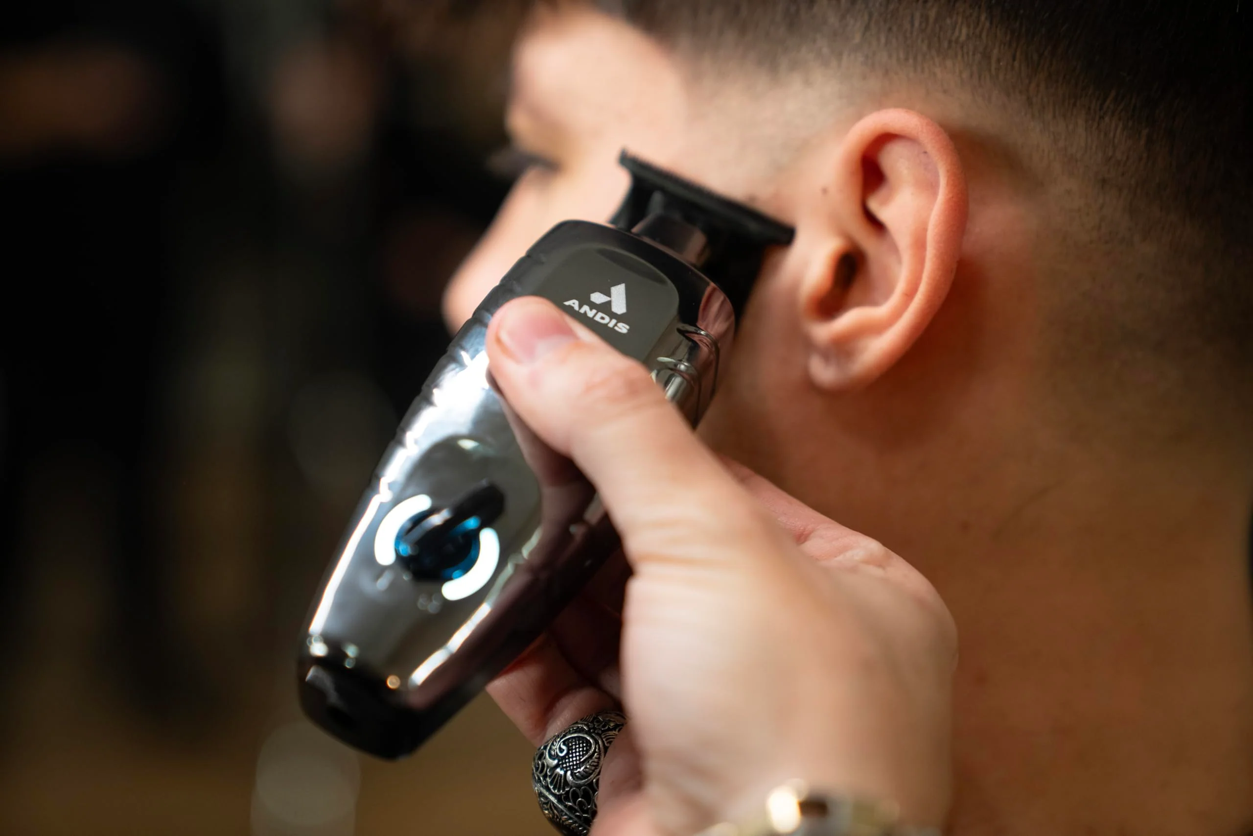Andis 562627 GTX-EXO II Professional Cordless Lithium-ion Electric Beard & Hair Trimmer with Charging Stand, Black Chrome - Image 3