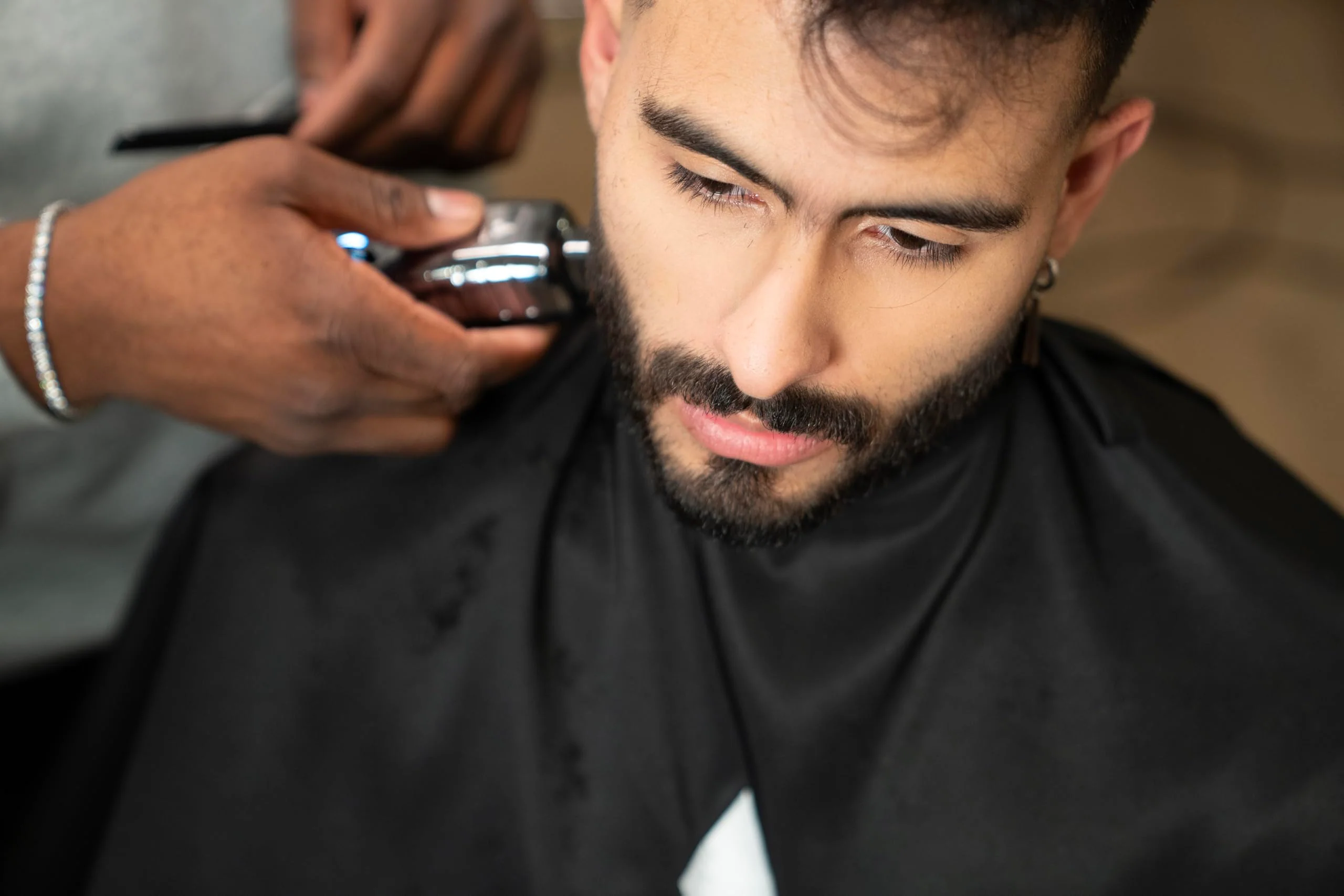 Andis 562627 GTX-EXO II Professional Cordless Lithium-ion Electric Beard & Hair Trimmer with Charging Stand, Black Chrome - Image 5