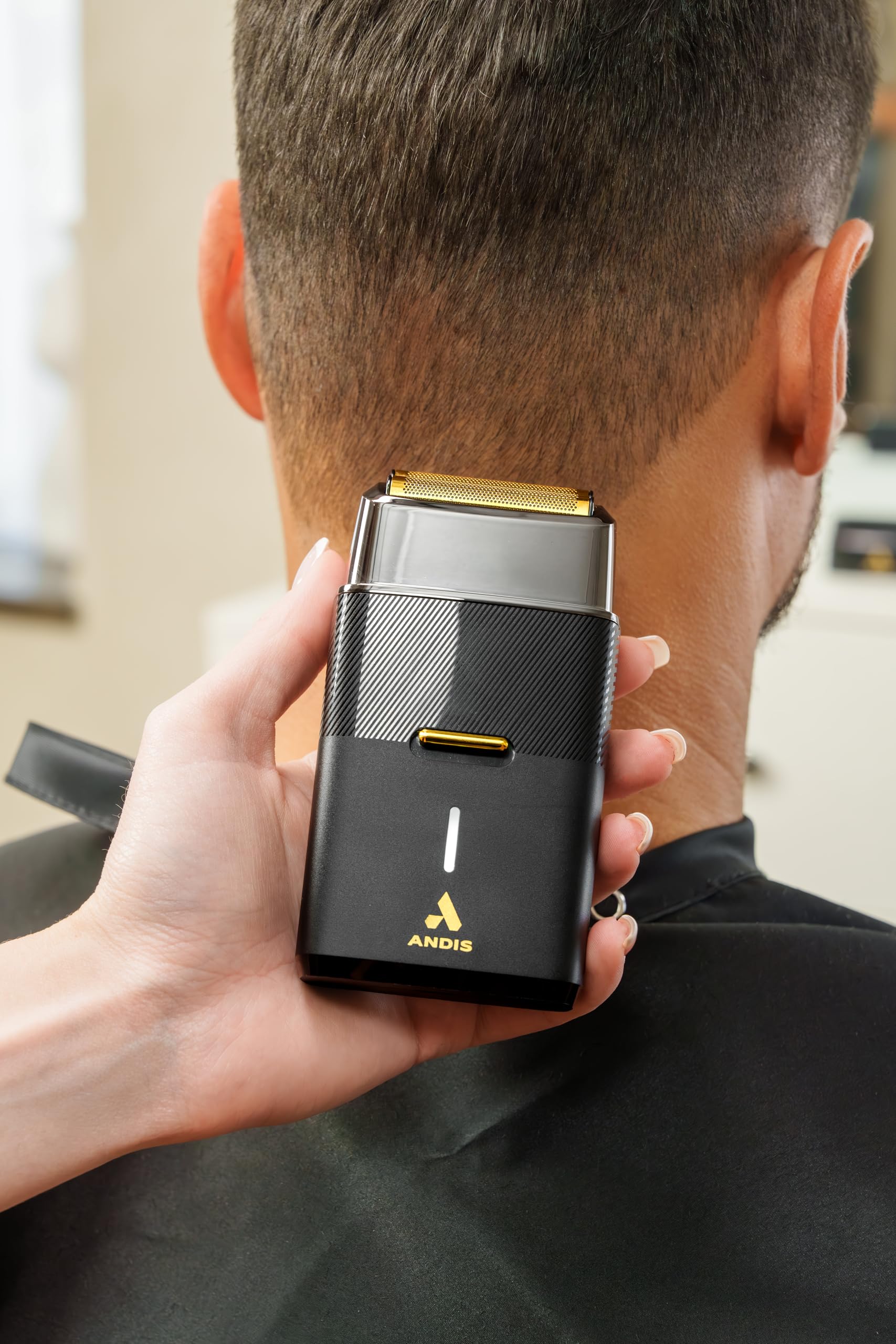 Andis 563616 Pro Foil Plus II Cordless Shaver, Gold Titanium Foils, Lithium Ion Battery, Includes USB-C Charging Stand, Black - Image 7