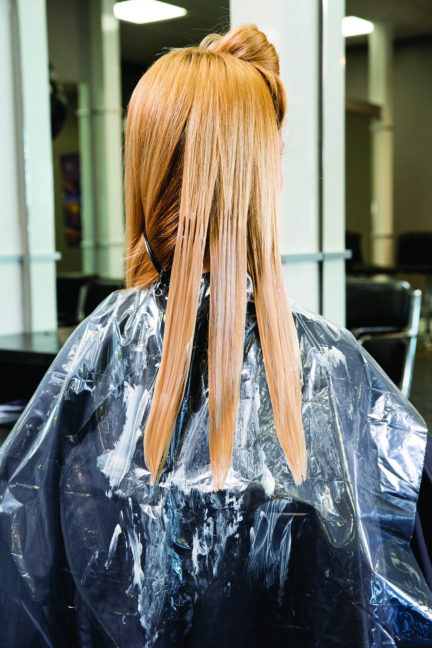 FRAMAR Backwards Bib Disposable Hair Cutting Capes Salon, Protects Clients, Disposable Salon Capes & Chair, Hair Dye Cape, Barber Cape – 50 bibs - Image 3