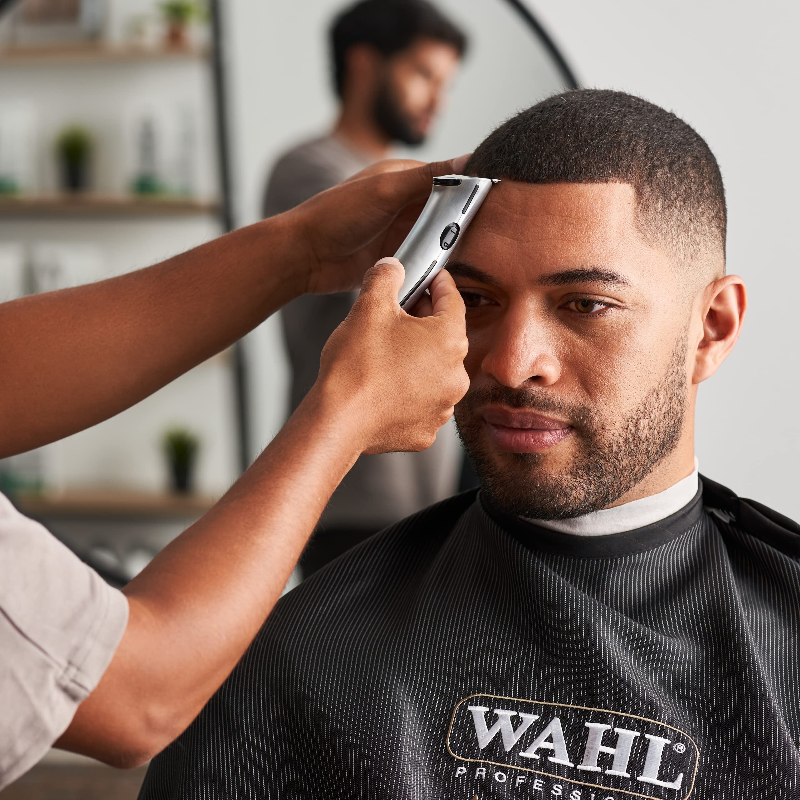 Wahl Professional - Sterling Big Mag Cordless Clipper and Sterling Mag Hair Trimmer Set - Salon-Quality Electric Hair Cutting Tools for Men and Women - Image 5